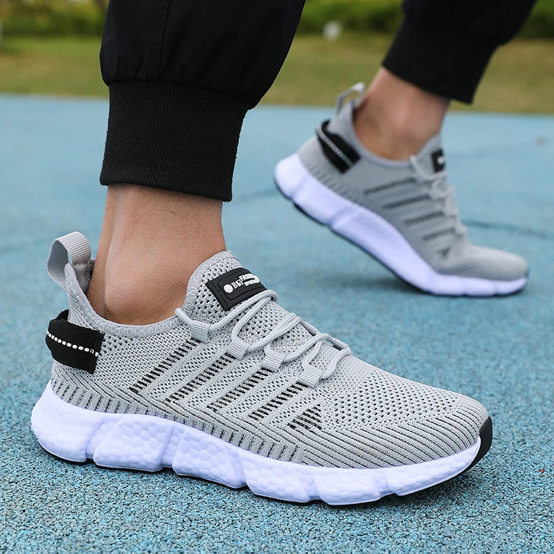New Men's Summer Soft Soled Running Shoes
